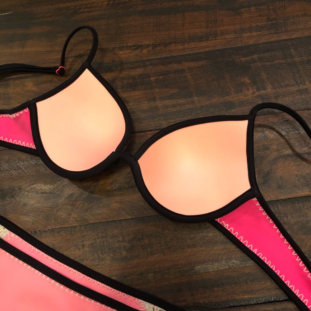 Victoria Secret bikini - Picture 5 of 8